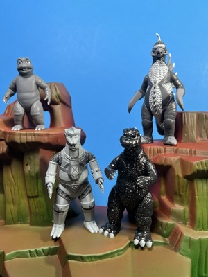 Super7 Godzilla Silver Screen Blind Box Glitter X ray 1974 Minilla Gigan Mecha-image
