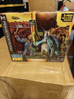 C27-Monsterverse City Battle Godzilla vs Kong 6” Figures & Diorama Set Playmates-image