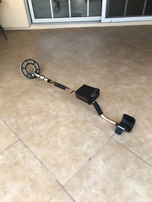 Fisher CZ-6A Metal Detector with 8 1/2 Coil & Cover-image