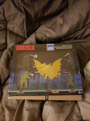 2024 NYCC Loungefly Toho Godzilla Kaiju 5 Piece Box Pin Set Limited 500 New-image