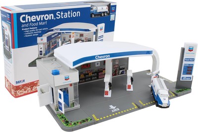 Daron Chevron Gas Station Playset -image