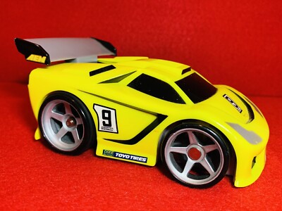 2005 Fisher Price Shake N Go Toyo Tires Yellow Race Car Sound Motorized Mattel!!-image