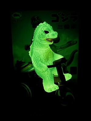 2021 M1 GODZILLA BULLMARK TRICYCLE GLOW IN THE DARK Japan Import NEW IN BOX-image