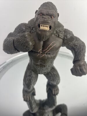 Godzilla vs Kong 7” Inch Tall Deluxe Battle Roar Kong with Sounds Works-image