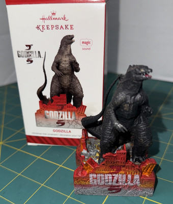 Godzilla 2014 Hallmark Keepsake ~ Makes Sound :-) Original -image
