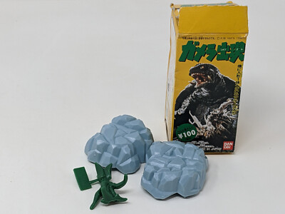 Gamera vs Viras Mini Rubber Diorama Figure in Box Japan Kaiju 1996 Vtg Bandai-image