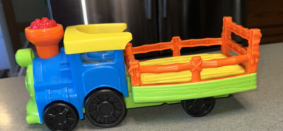 Fisher Price Little people Car truck playground zoo animals Train sound Tested-image