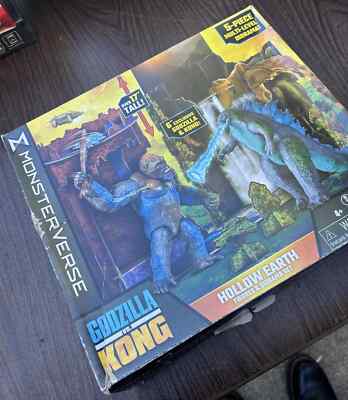 Godzilla x Kong: Hollow Earth 6” Story-in-A-Box Figure Bundle-image