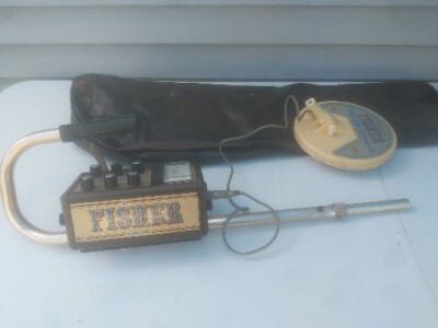 Vintage Fisher model 443 / 440 Metal Detector With leather carrying case ~ #TRL7-image