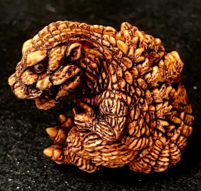 Toho Monster Netsuke Godzilla 1954 Wooden Tag & Box-image