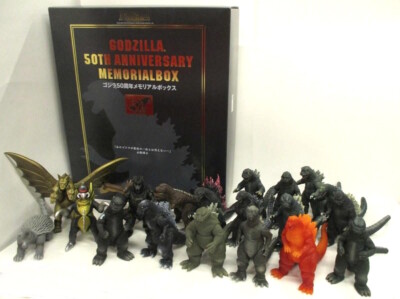 Godzilla 50th Anniversary Memorial Box Bandai Toho 15pcs Figures Complete w/Card-image