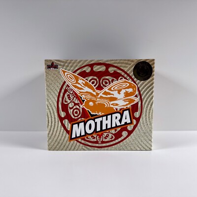 Mezco Toyz 5 Points XL Mothra 1964 Shobijin Twins Boxed Set MINT Brand NEW B-image